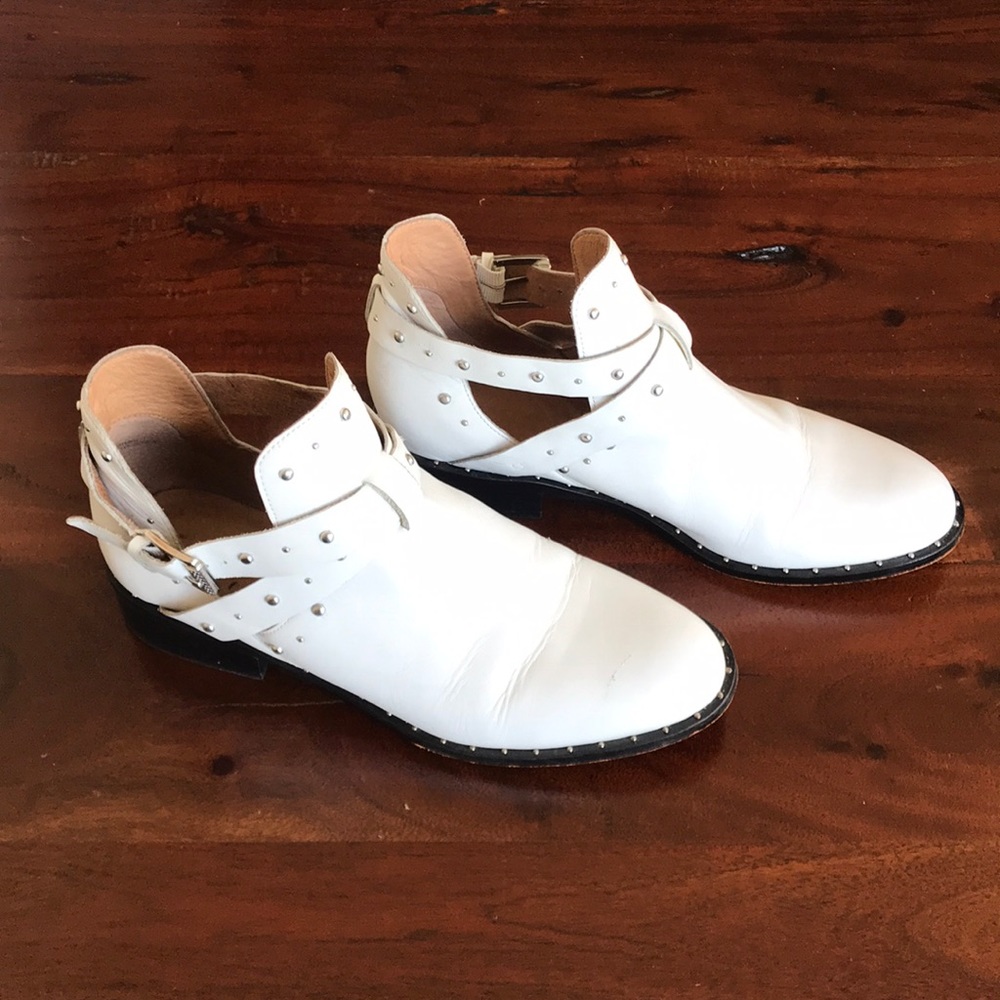 Halogen women’s white leather studded ankle boots